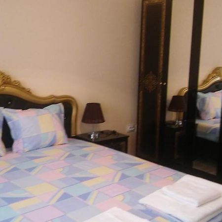 Apartment Izabel Yambol Esterno foto