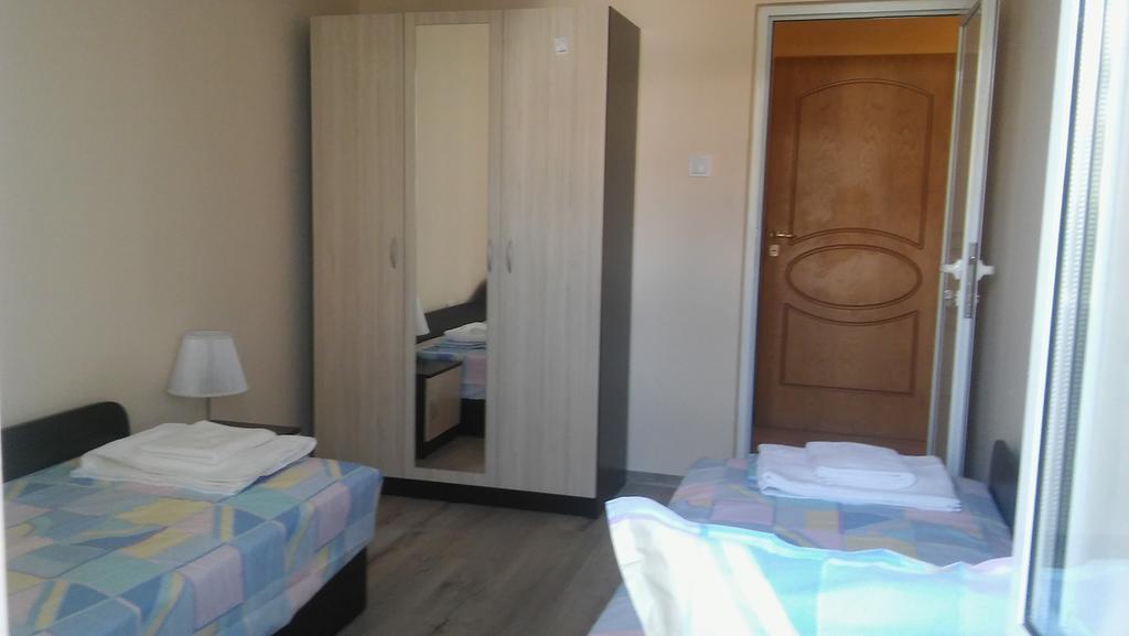 Apartment Izabel Yambol Esterno foto