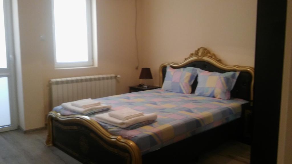 Apartment Izabel Yambol Esterno foto